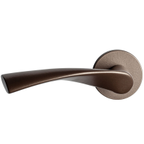GPF1340.A2-00L Bronze blend deurkruk Kino op ronde rozet, linkswijzend
