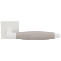 GPF4301.62-H3 Ika XL deurkruk wit/ eiken whitewash gebogen met ronde eindknop op vierkante rozet