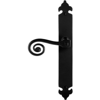 GPF6200.60L smeedijzer zwarte deurkruk Kera op langschild 291x41x4mm, linkswijzend