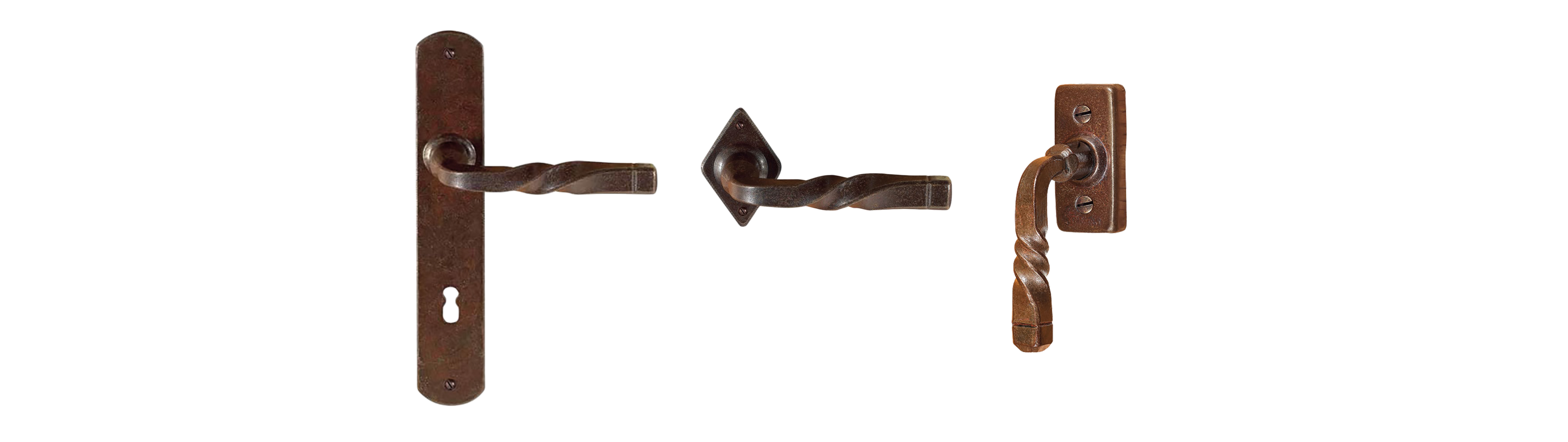 De collectie van Utensil Legno bevat deurbeslag en raambeslag in de uitgesproken finish 'roest'